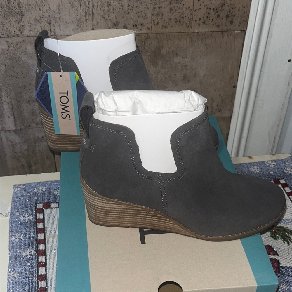 TOMS Women's Ankle Booties